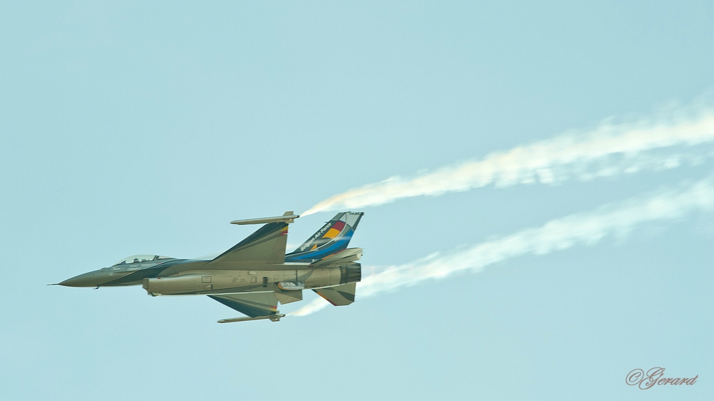 20120916_1075.JPG - BAF F-16 Solo Display.