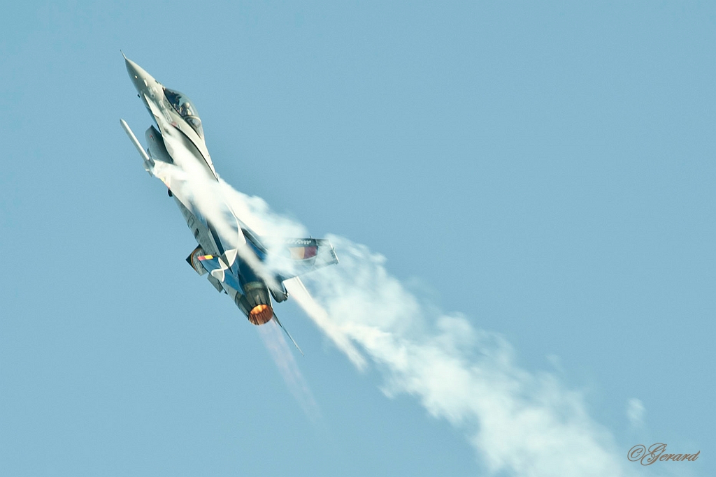 20120916_1096.JPG - BAF F-16 Solo Display.