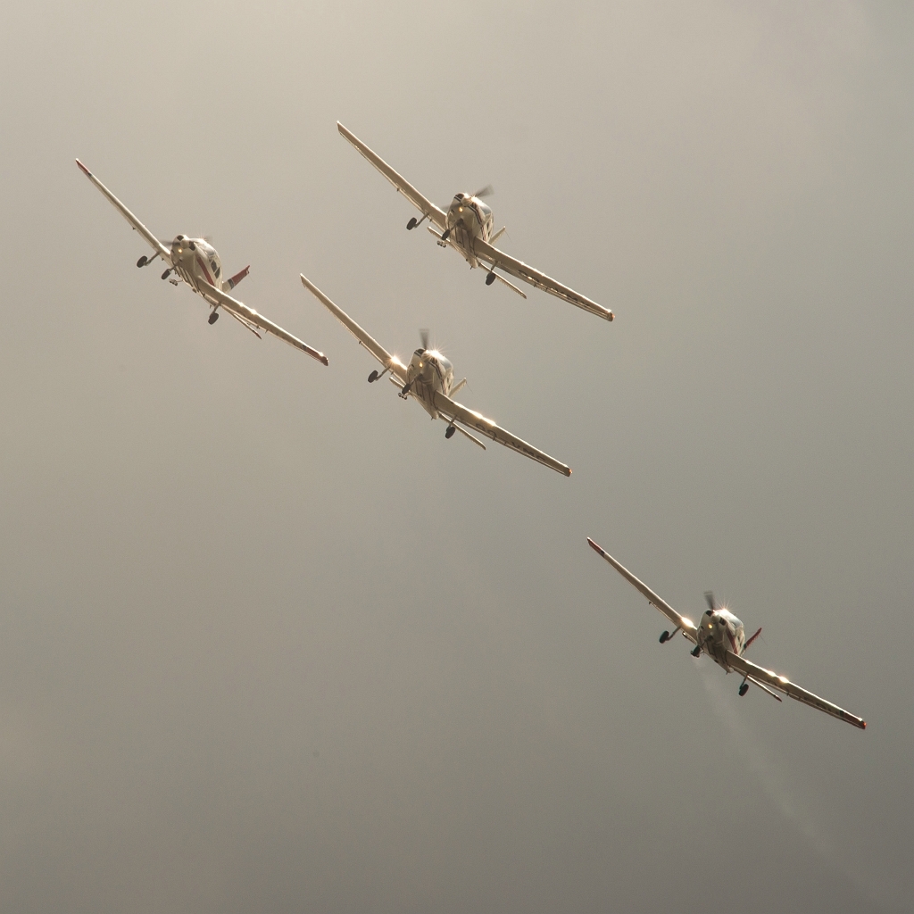20150920_0048.JPG - Het Victors Formationteam met Piper PA-28 Cherokee.