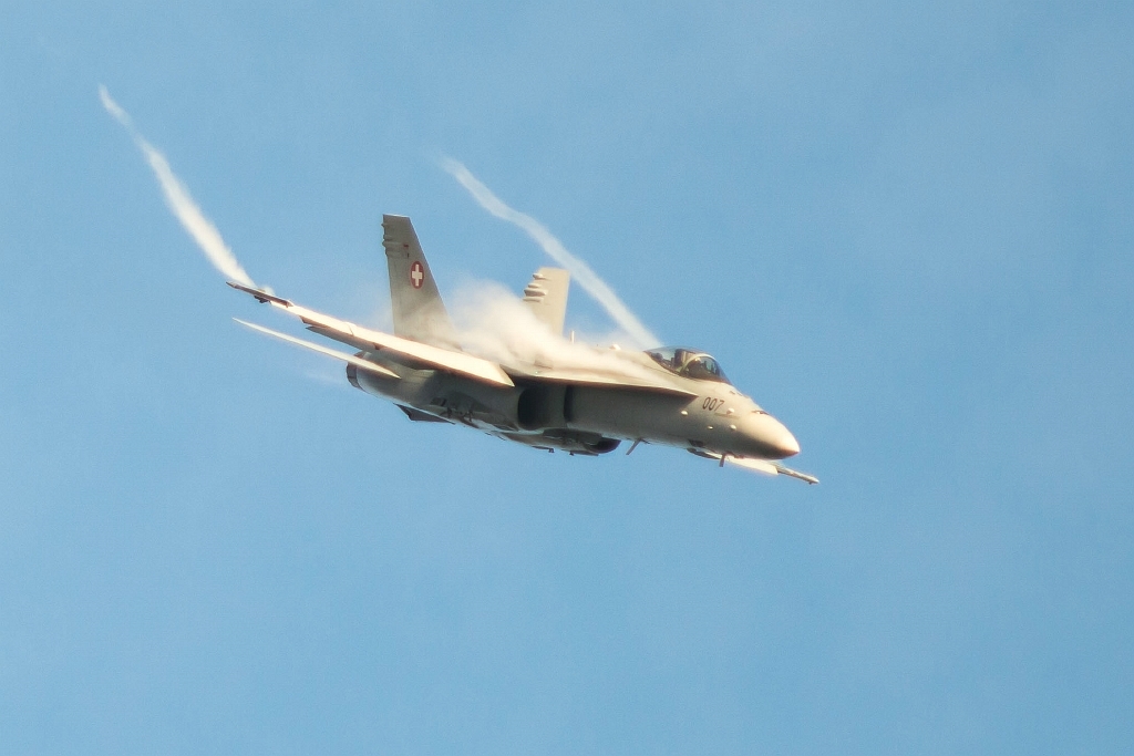 20150918_0438.JPG - Solo display van de F/A-18 Hornet uit Zwitserland