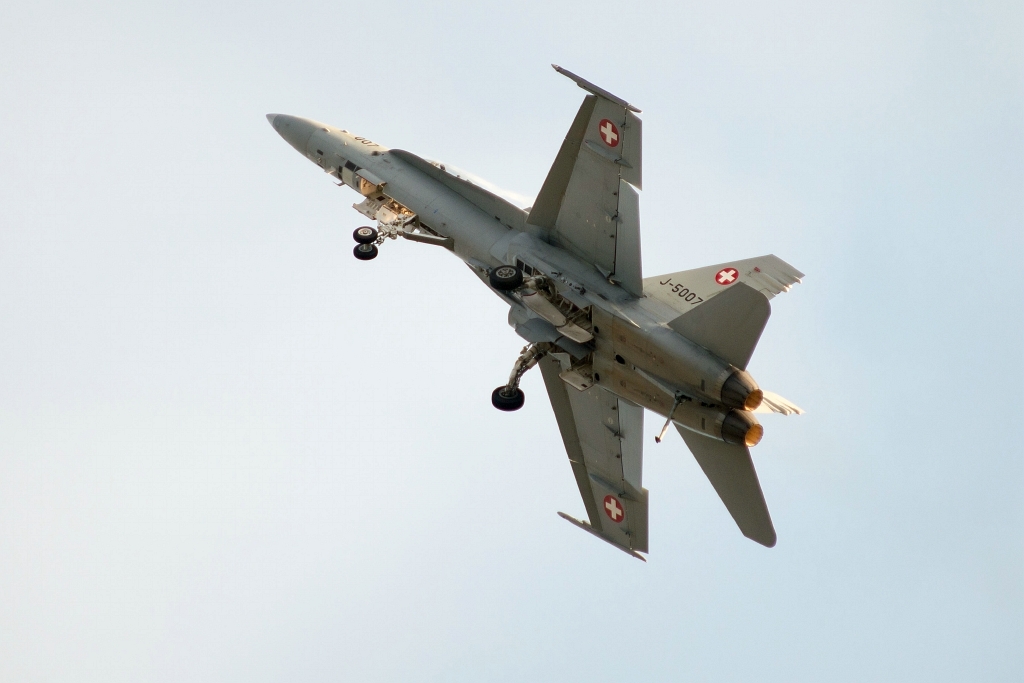 20150918_0447.JPG - Solo display van de F/A-18 Hornet uit Zwitserland