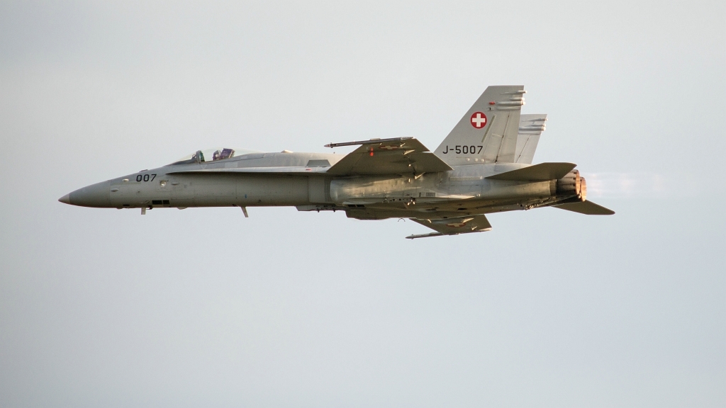 20150918_0501.JPG - Solo display van de F/A-18 Hornet uit Zwitserland