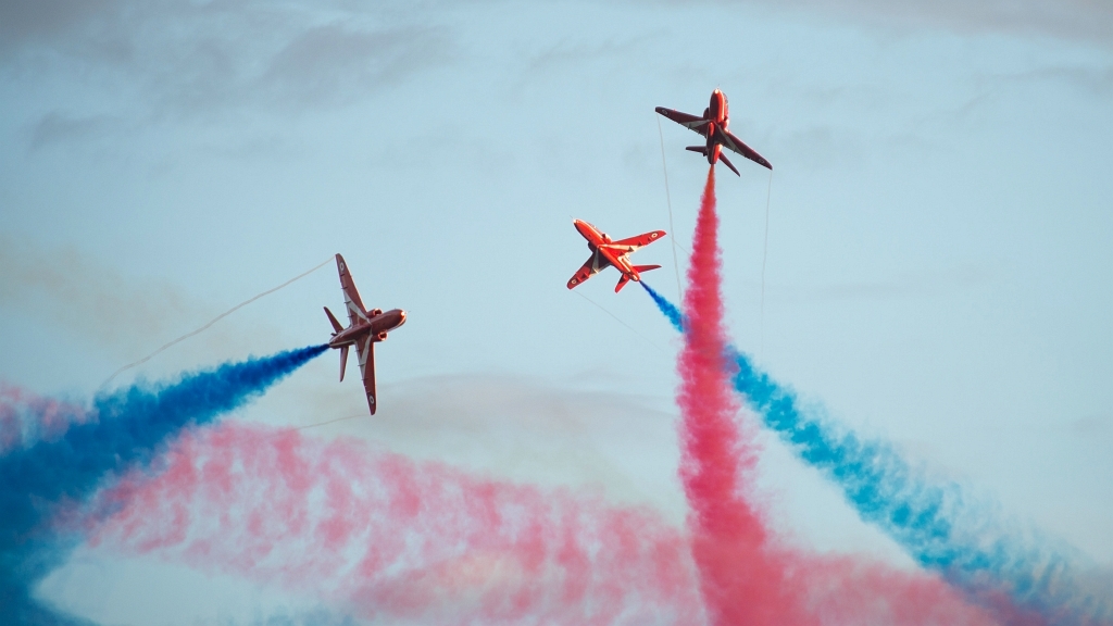 20150918_0623.JPG - Red Arrows met BAE Systems Hawk T1 van het Verenigd Koninkrijk.