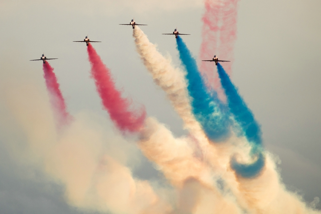 20150918_0644.JPG - Red Arrows met BAE Systems Hawk T1 van het Verenigd Koninkrijk.