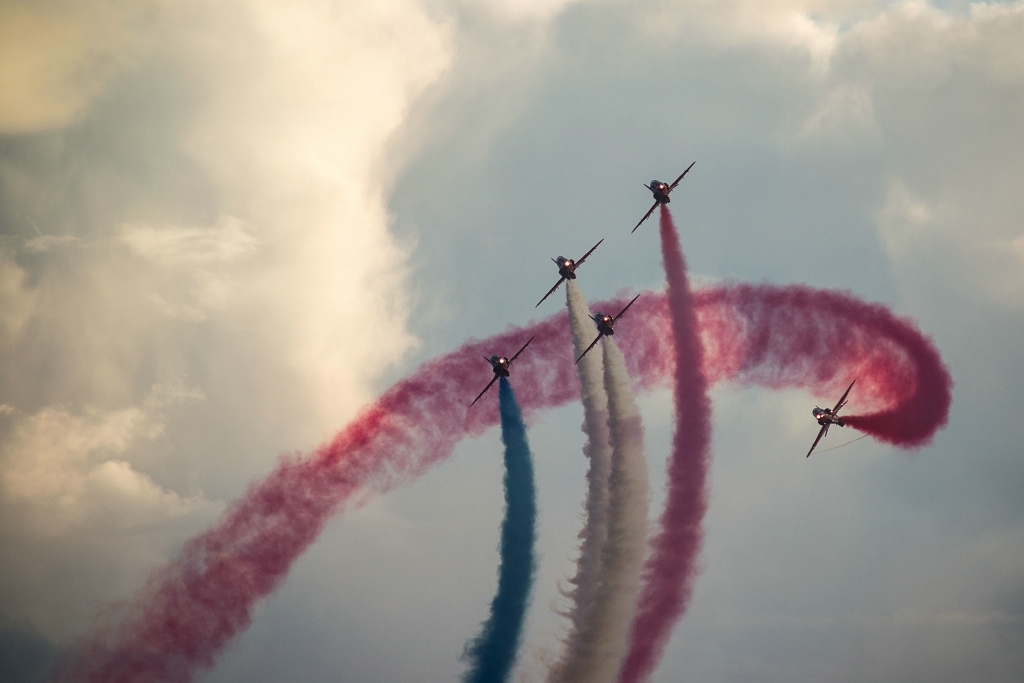 20150918_0712.JPG - Red Arrows met BAE Systems Hawk T1 van het Verenigd Koninkrijk.