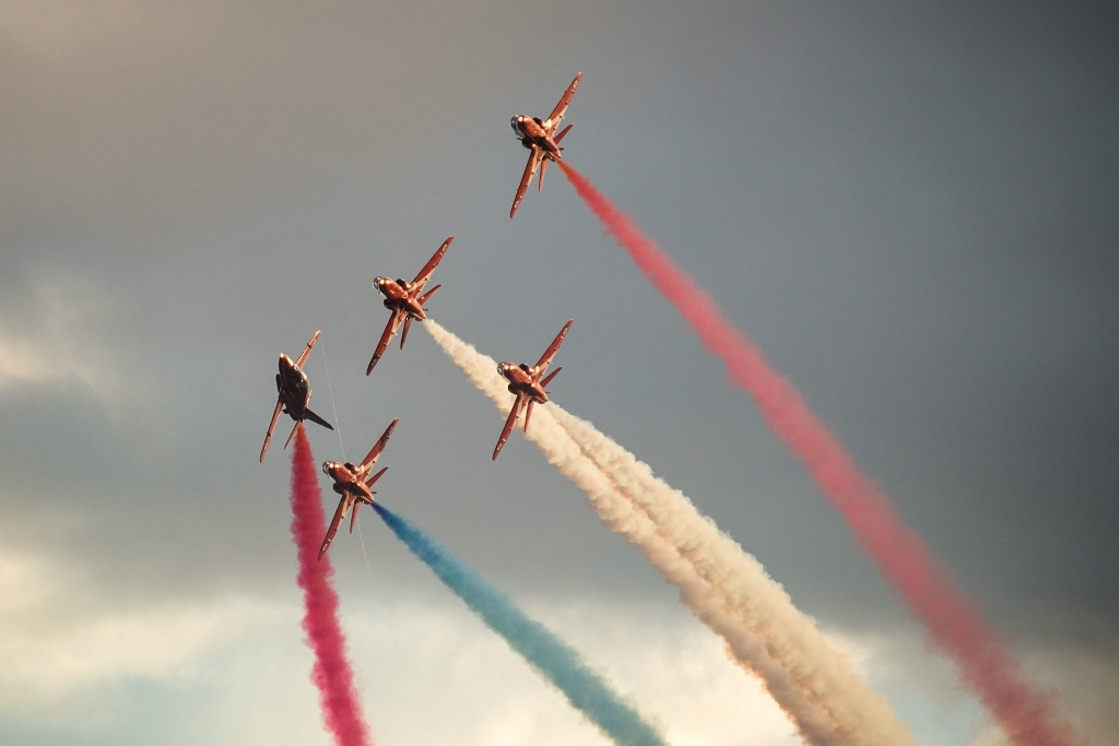 20150918_0714.JPG - Red Arrows met BAE Systems Hawk T1 van het Verenigd Koninkrijk.