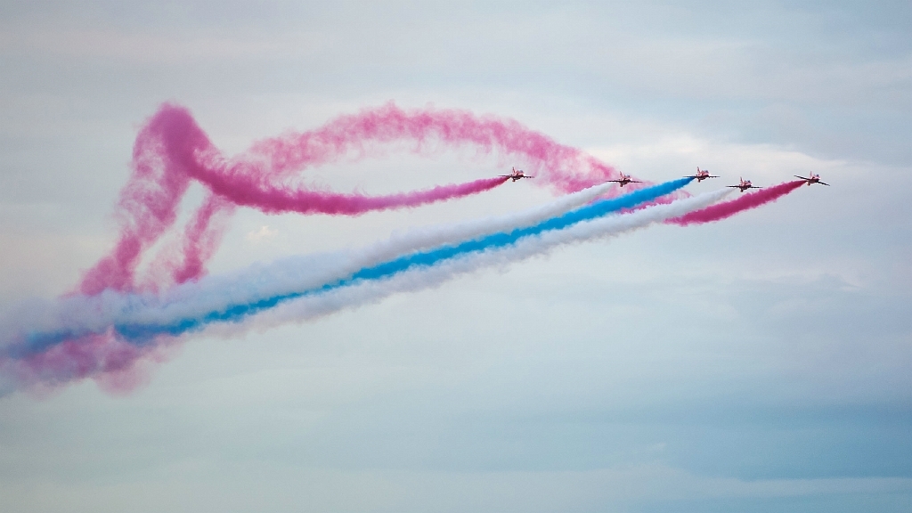 20150918_0725.JPG - Red Arrows met BAE Systems Hawk T1 van het Verenigd Koninkrijk.