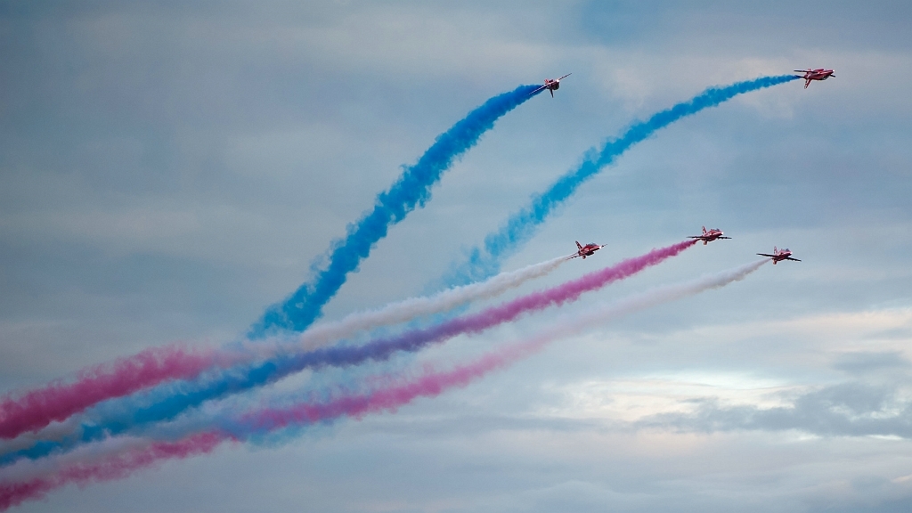 20150918_0728.JPG - Red Arrows met BAE Systems Hawk T1 van het Verenigd Koninkrijk.