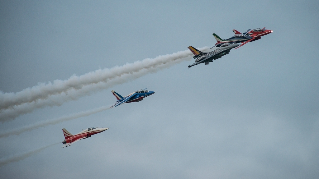 20150918_0785.JPG - F16 pass samen met de leaders andere teams.