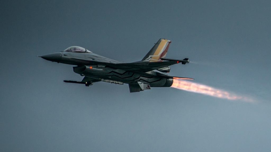 20150918_0885.JPG - F-16 Basis Kleine Brogel met solo display.