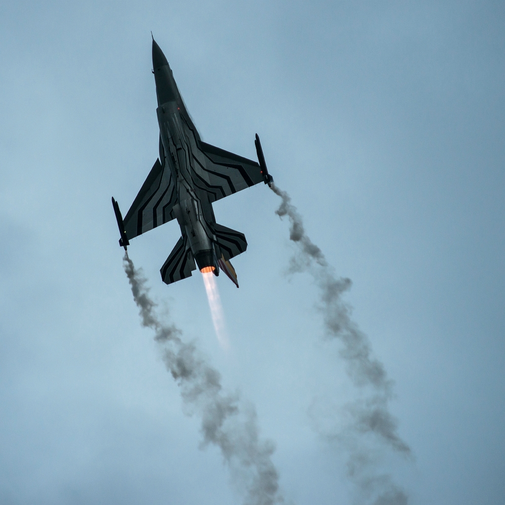 20150918_0914.JPG - F-16 Basis Kleine Brogel met solo display.