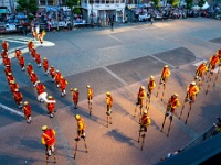 20220604-0494 : Belgie, Evenementen, Events, Hamont-Achel, Mars en showwedstrijden, Mars en showwedstrijden 2022, Merchtem Koninklijke Steltenlopers, Muziekgroepen, Plaatsen, Taptoe